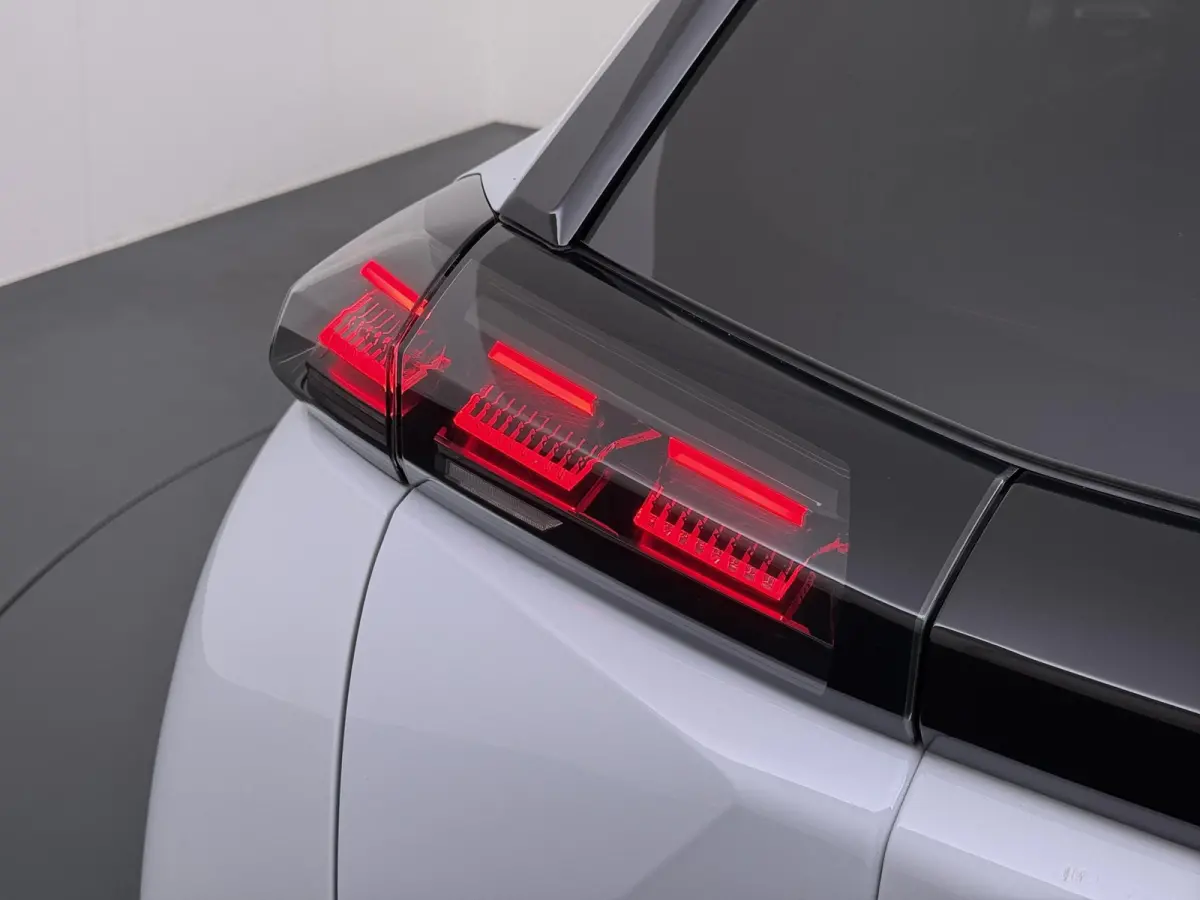 SUV Allure 145pk Hybrid Automaat | Navigatie | Camera achter | Automatische airco | Adaptieve cruisecontrol | Apple Carplay draadloos