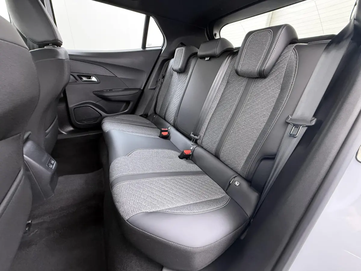 SUV Allure 145pk Hybrid Automaat | Navigatie | Camera achter | Automatische airco | Adaptieve cruisecontrol | Apple Carplay draadloos