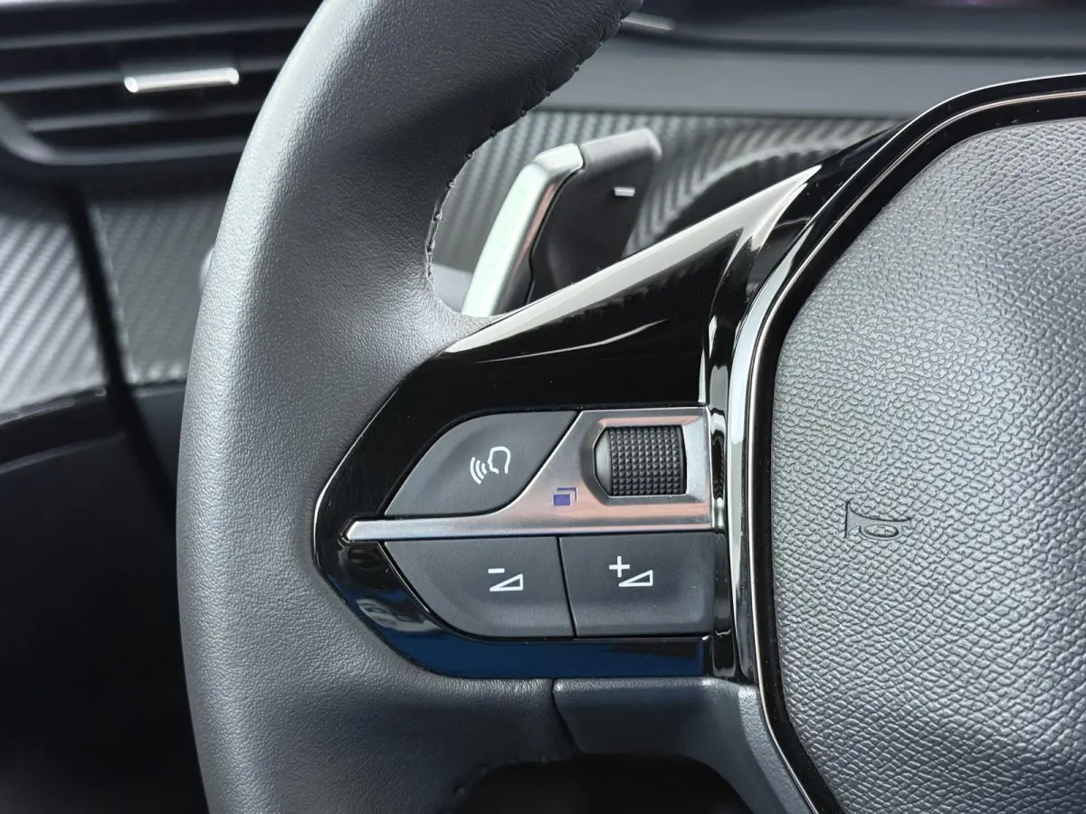 SUV Allure 145pk Hybrid Automaat | Navigatie | Camera achter | Automatische airco | Adaptieve cruisecontrol | Apple Carplay draadloos