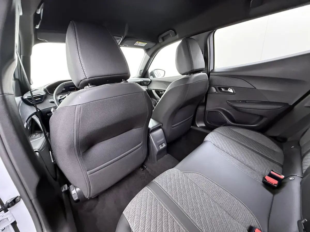 SUV Allure 145pk Hybrid Automaat | Navigatie | Camera achter | Automatische airco | Adaptieve cruisecontrol | Apple Carplay draadloos