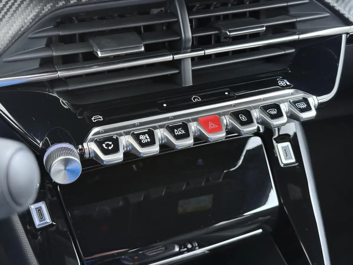 SUV Allure 145pk Hybrid Automaat | Navigatie | Camera achter | Automatische airco | Adaptieve cruisecontrol | Apple Carplay draadloos