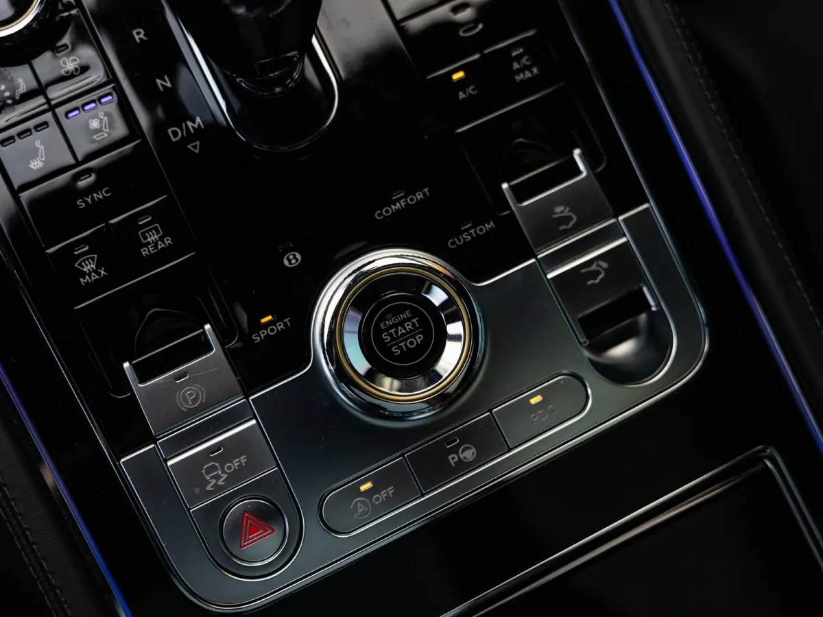 4.0 V8 S | ROTATING DISPLAY | NAIM SOUND | PANORAMADAK | TOURING PAKKET | HEAD-UP | ADAPTIEVE CRUISE CONTROL | CARBON INTERIEURLIJSTEN | SOFTCLOSE | STOELMASSAGE | STOELVENTILATIE | BTW AUTO