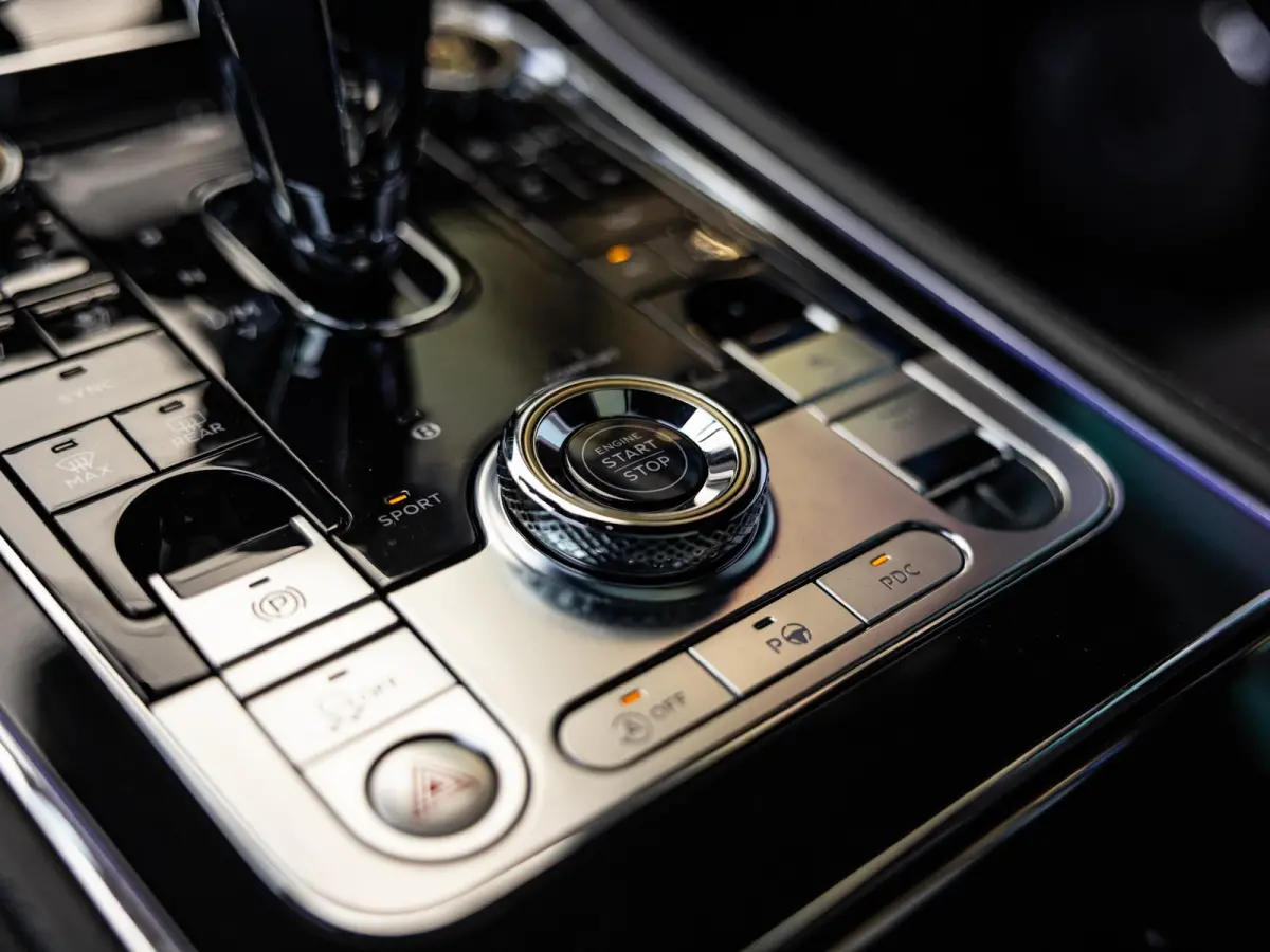 4.0 V8 S | ROTATING DISPLAY | NAIM SOUND | PANORAMADAK | TOURING PAKKET | HEAD-UP | ADAPTIEVE CRUISE CONTROL | CARBON INTERIEURLIJSTEN | SOFTCLOSE | STOELMASSAGE | STOELVENTILATIE | BTW AUTO