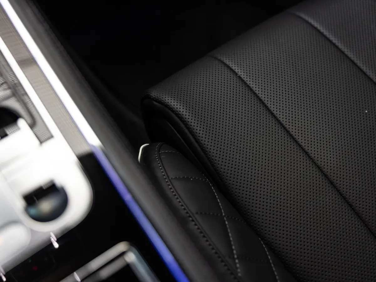 4.0 V8 S | ROTATING DISPLAY | NAIM SOUND | PANORAMADAK | TOURING PAKKET | HEAD-UP | ADAPTIEVE CRUISE CONTROL | CARBON INTERIEURLIJSTEN | SOFTCLOSE | STOELMASSAGE | STOELVENTILATIE | BTW AUTO