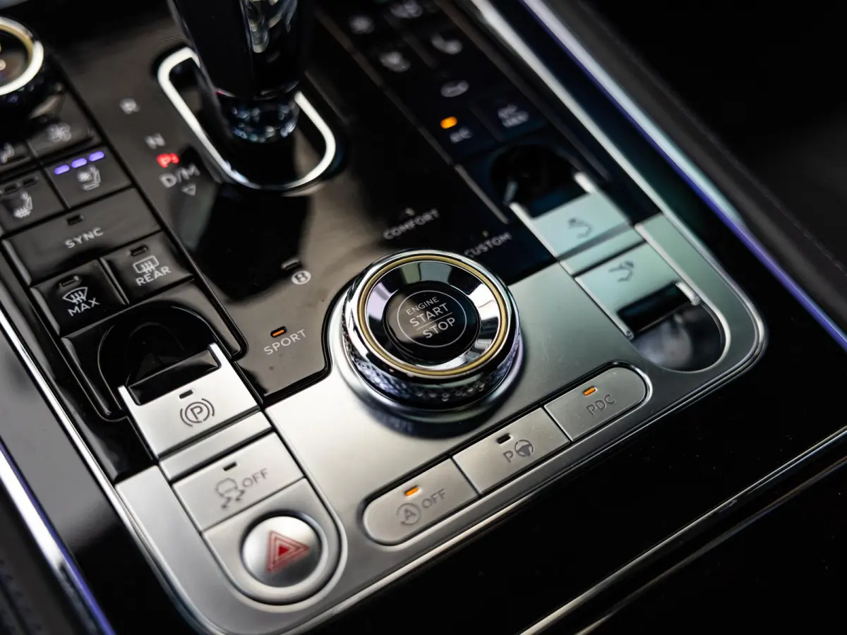 4.0 V8 S | ROTATING DISPLAY | NAIM SOUND | PANORAMADAK | TOURING PAKKET | HEAD-UP | ADAPTIEVE CRUISE CONTROL | CARBON INTERIEURLIJSTEN | SOFTCLOSE | STOELMASSAGE | STOELVENTILATIE | BTW AUTO