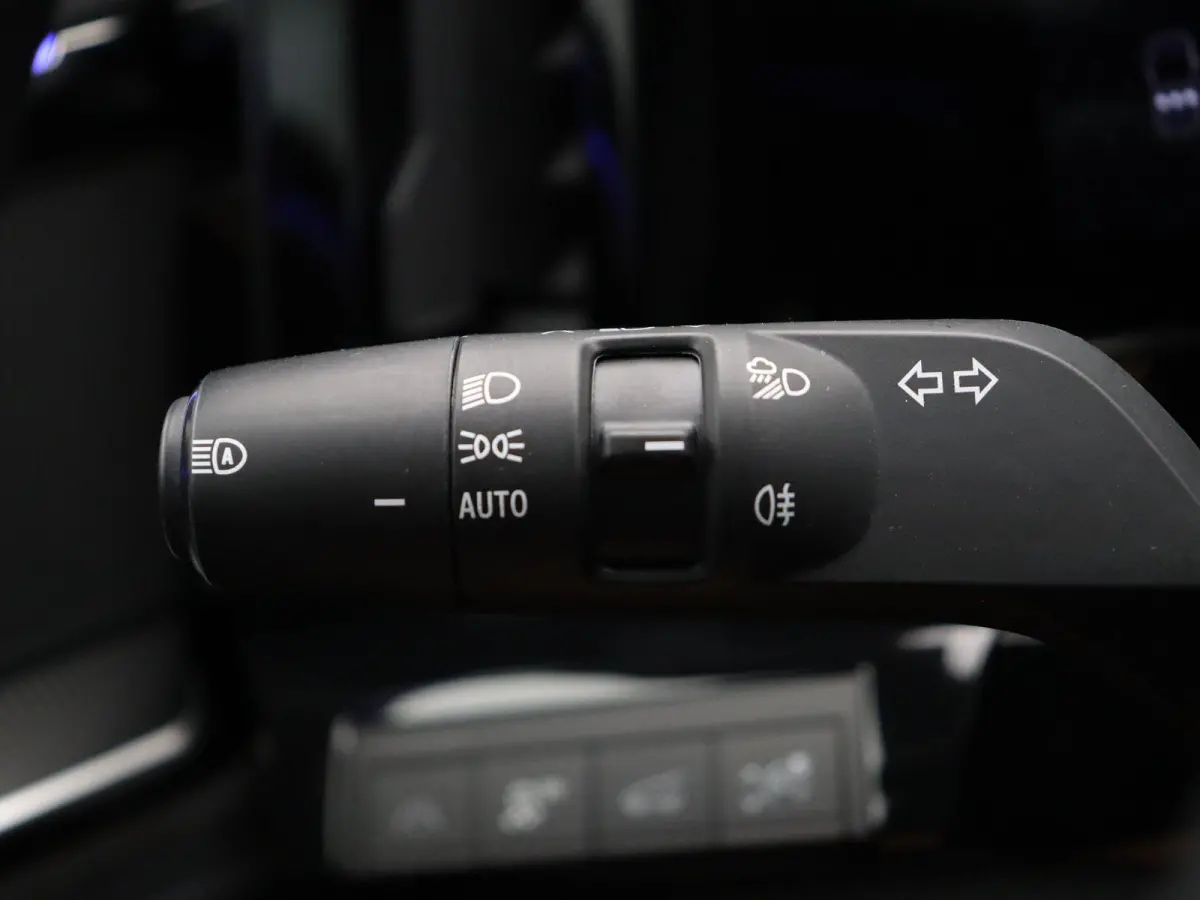 E-Tech full hybrid 200pk Iconic esprit Alpine | Stoel- en stuurverwarming | Adaptieve cruise control | 360' graden camera | Elektrisch verstelbare stoel |