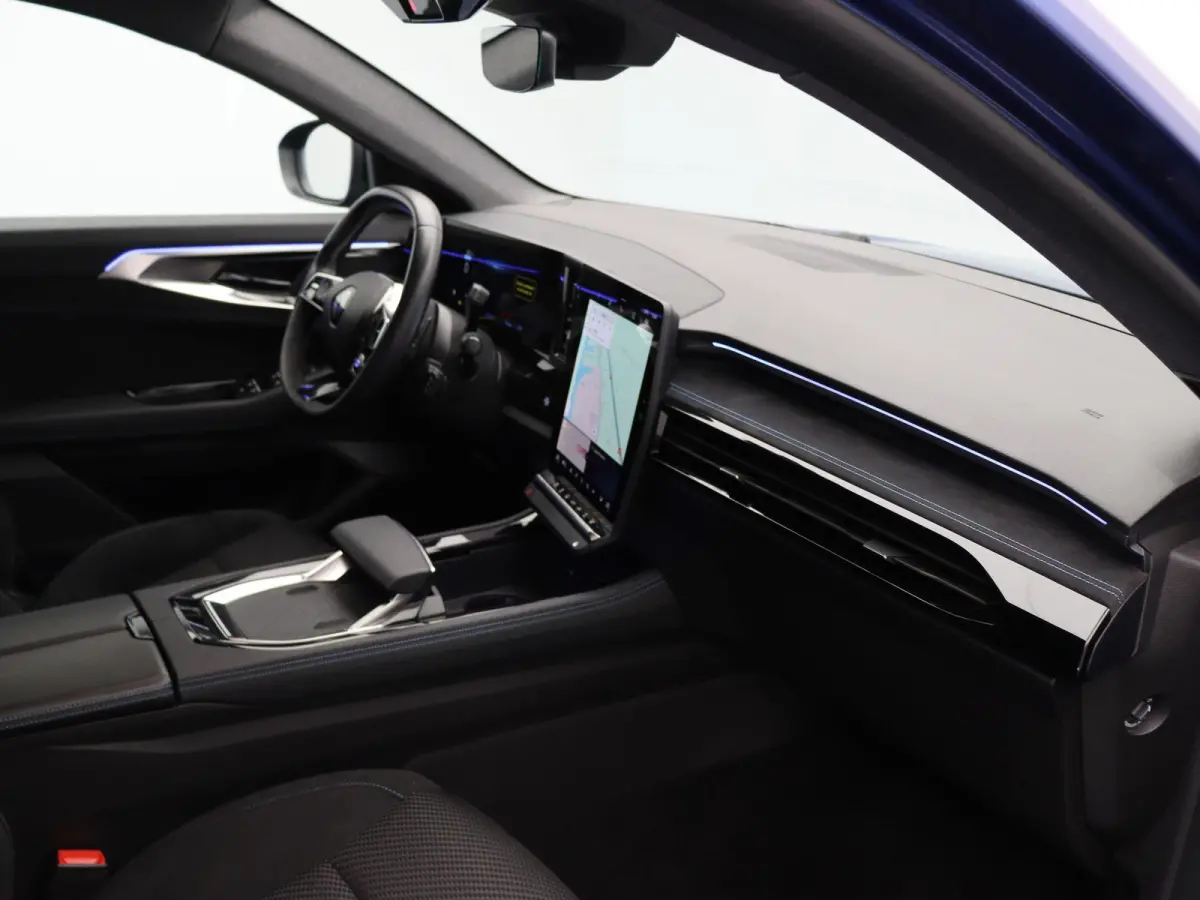 E-Tech full hybrid 200pk Iconic esprit Alpine | Stoel- en stuurverwarming | Adaptieve cruise control | 360' graden camera | Elektrisch verstelbare stoel |