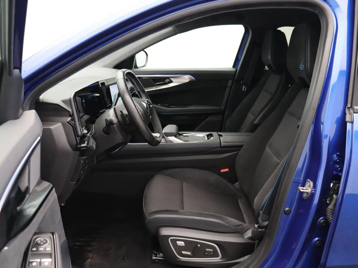 E-Tech full hybrid 200pk Iconic esprit Alpine | Stoel- en stuurverwarming | Adaptieve cruise control | 360' graden camera | Elektrisch verstelbare stoel |