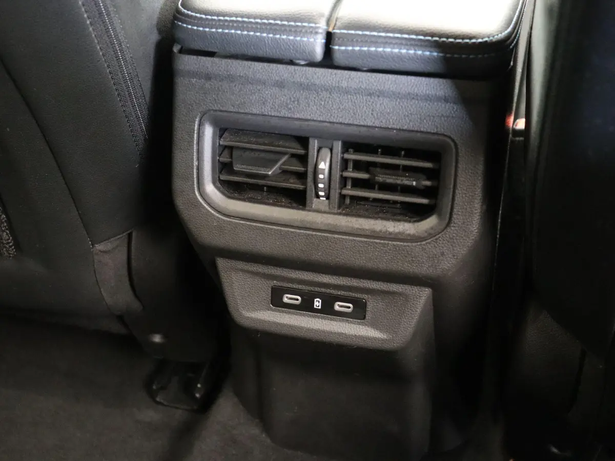 E-Tech full hybrid 200pk Iconic esprit Alpine | Stoel- en stuurverwarming | Adaptieve cruise control | 360' graden camera | Elektrisch verstelbare stoel |