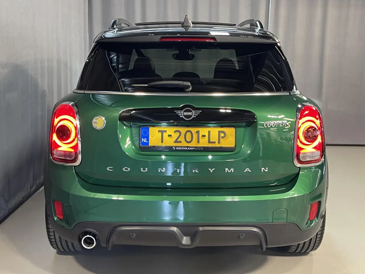 1.5 Cooper ALL4 Salt John Cooper Works 19"/Panoramadak/JCW sportstoelen + stoelverwarming/Harman Kardon/Keyless/Apple Carplay & Android Auto/Camera