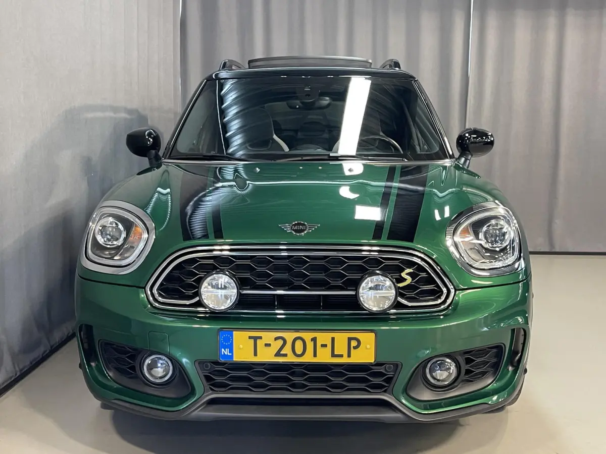 1.5 Cooper ALL4 Salt John Cooper Works 19"/Panoramadak/JCW sportstoelen + stoelverwarming/Harman Kardon/Keyless/Apple Carplay & Android Auto/Camera