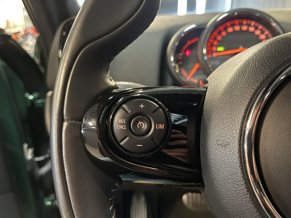 1.5 Cooper ALL4 Salt John Cooper Works 19"/Panoramadak/JCW sportstoelen + stoelverwarming/Harman Kardon/Keyless/Apple Carplay & Android Auto/Camera
