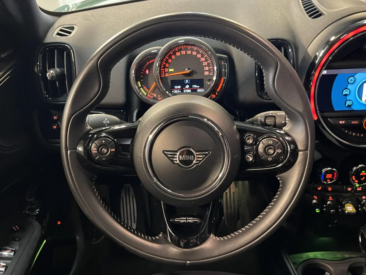 1.5 Cooper ALL4 Salt John Cooper Works 19"/Panoramadak/JCW sportstoelen + stoelverwarming/Harman Kardon/Keyless/Apple Carplay & Android Auto/Camera