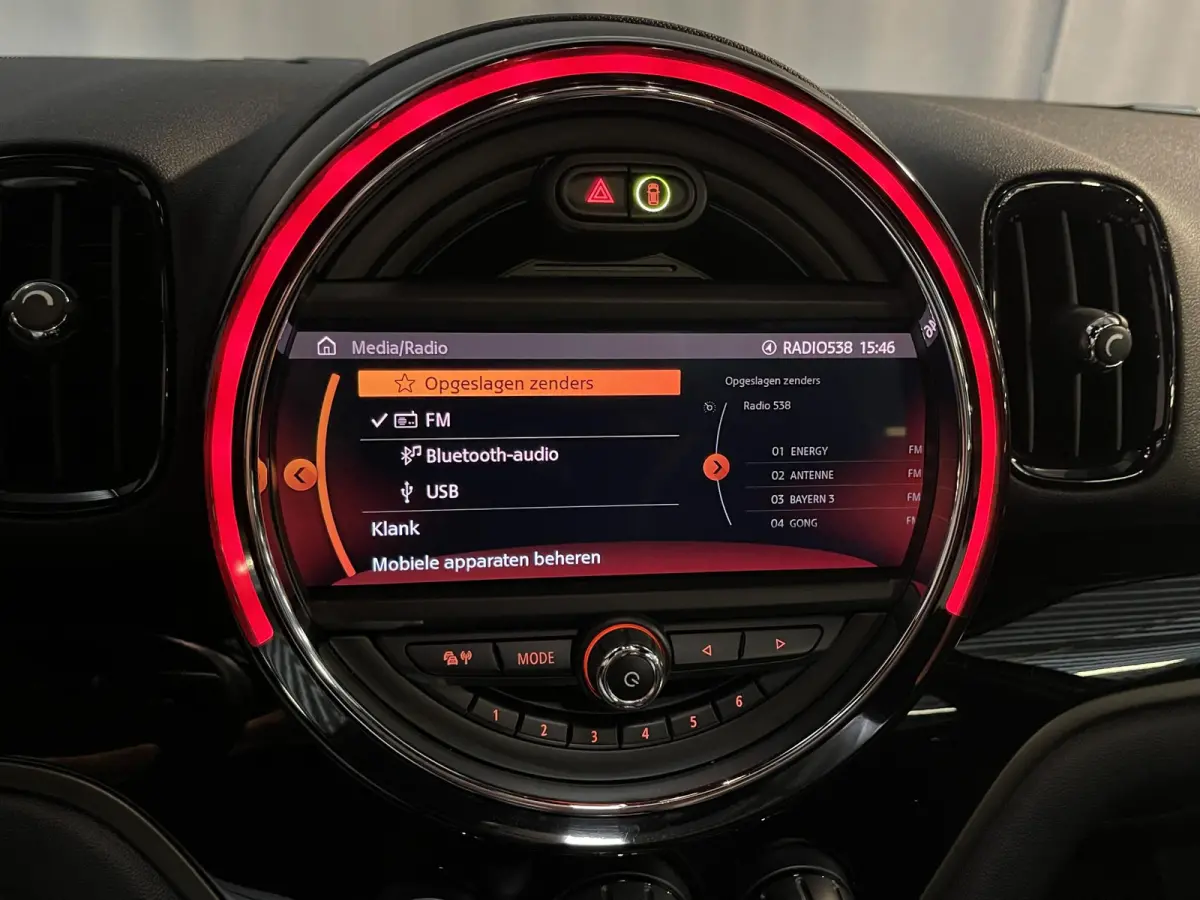 1.5 Cooper ALL4 Salt John Cooper Works 19"/Panoramadak/JCW sportstoelen + stoelverwarming/Harman Kardon/Keyless/Apple Carplay & Android Auto/Camera