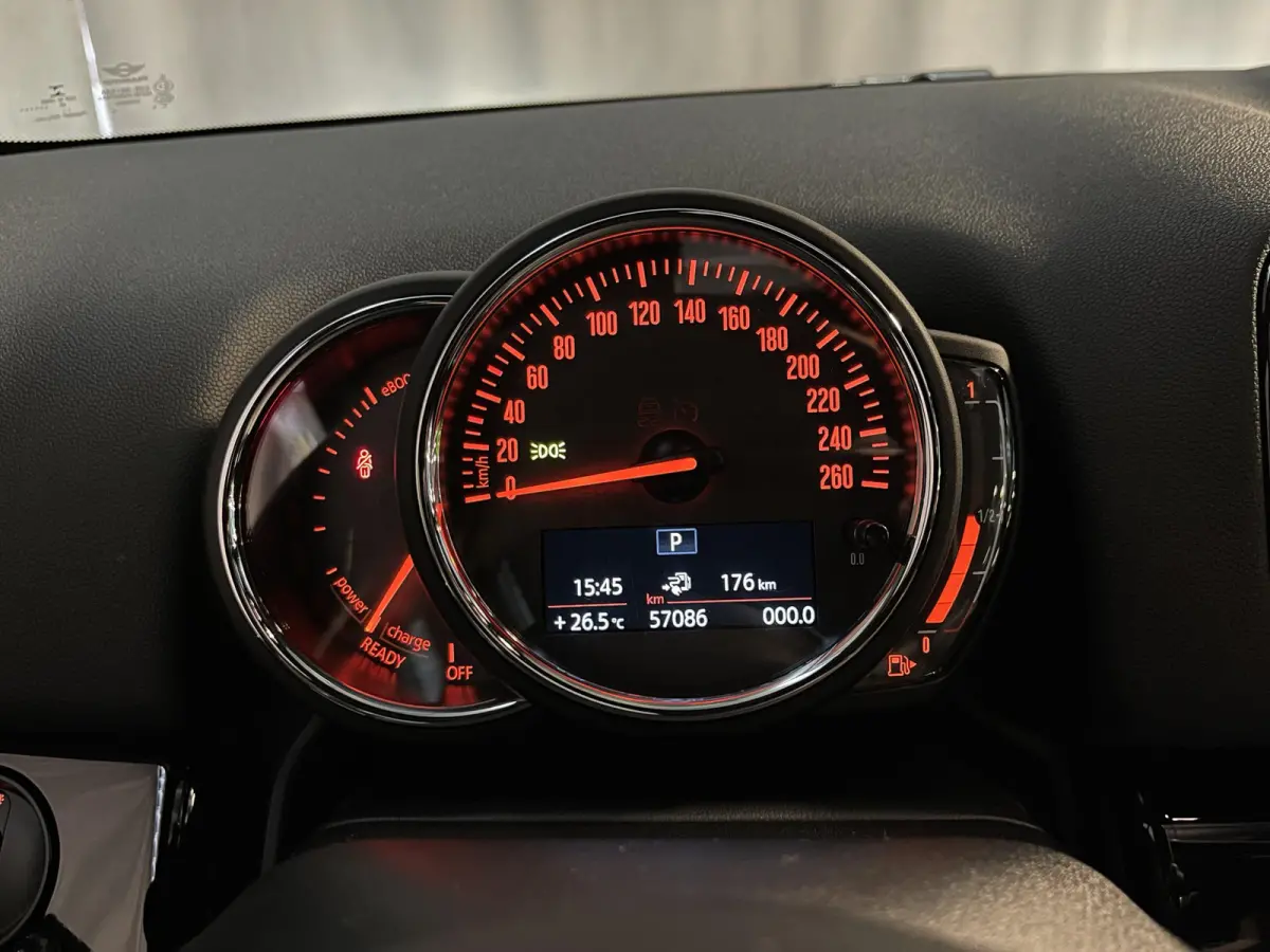 1.5 Cooper ALL4 Salt John Cooper Works 19"/Panoramadak/JCW sportstoelen + stoelverwarming/Harman Kardon/Keyless/Apple Carplay & Android Auto/Camera