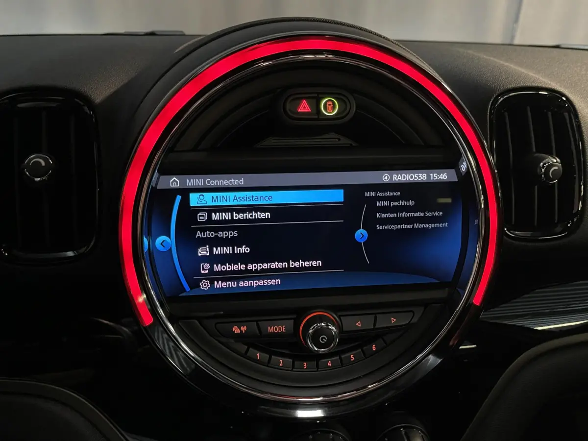 1.5 Cooper ALL4 Salt John Cooper Works 19"/Panoramadak/JCW sportstoelen + stoelverwarming/Harman Kardon/Keyless/Apple Carplay & Android Auto/Camera