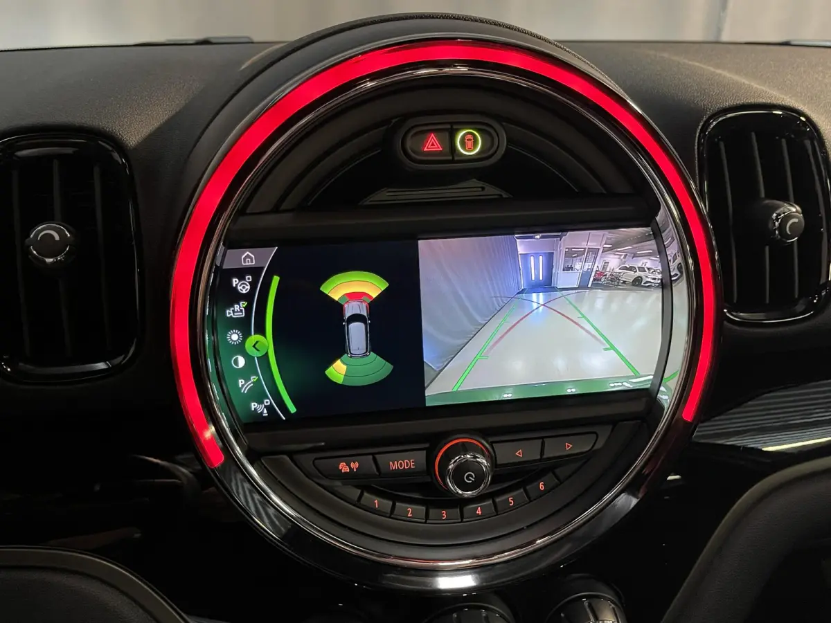 1.5 Cooper ALL4 Salt John Cooper Works 19"/Panoramadak/JCW sportstoelen + stoelverwarming/Harman Kardon/Keyless/Apple Carplay & Android Auto/Camera