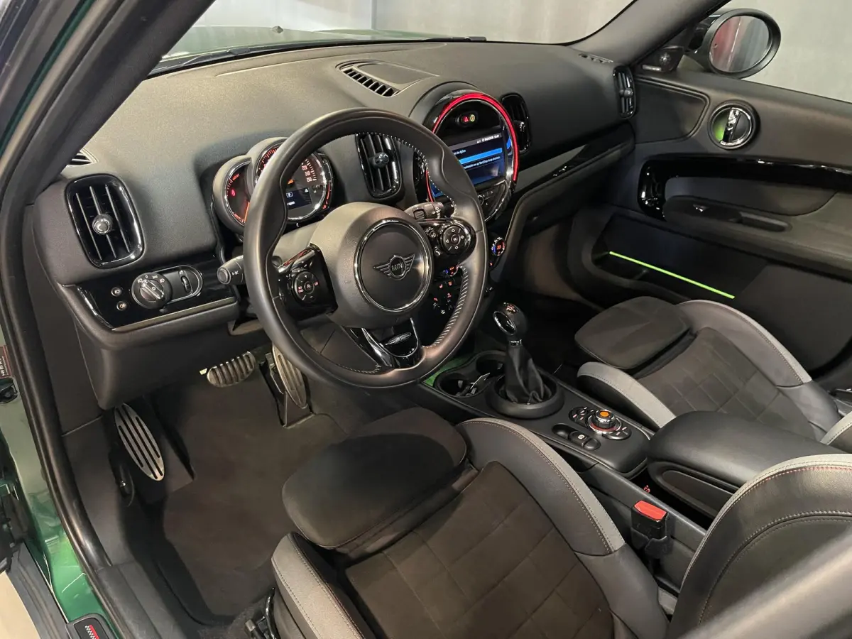 1.5 Cooper ALL4 Salt John Cooper Works 19"/Panoramadak/JCW sportstoelen + stoelverwarming/Harman Kardon/Keyless/Apple Carplay & Android Auto/Camera