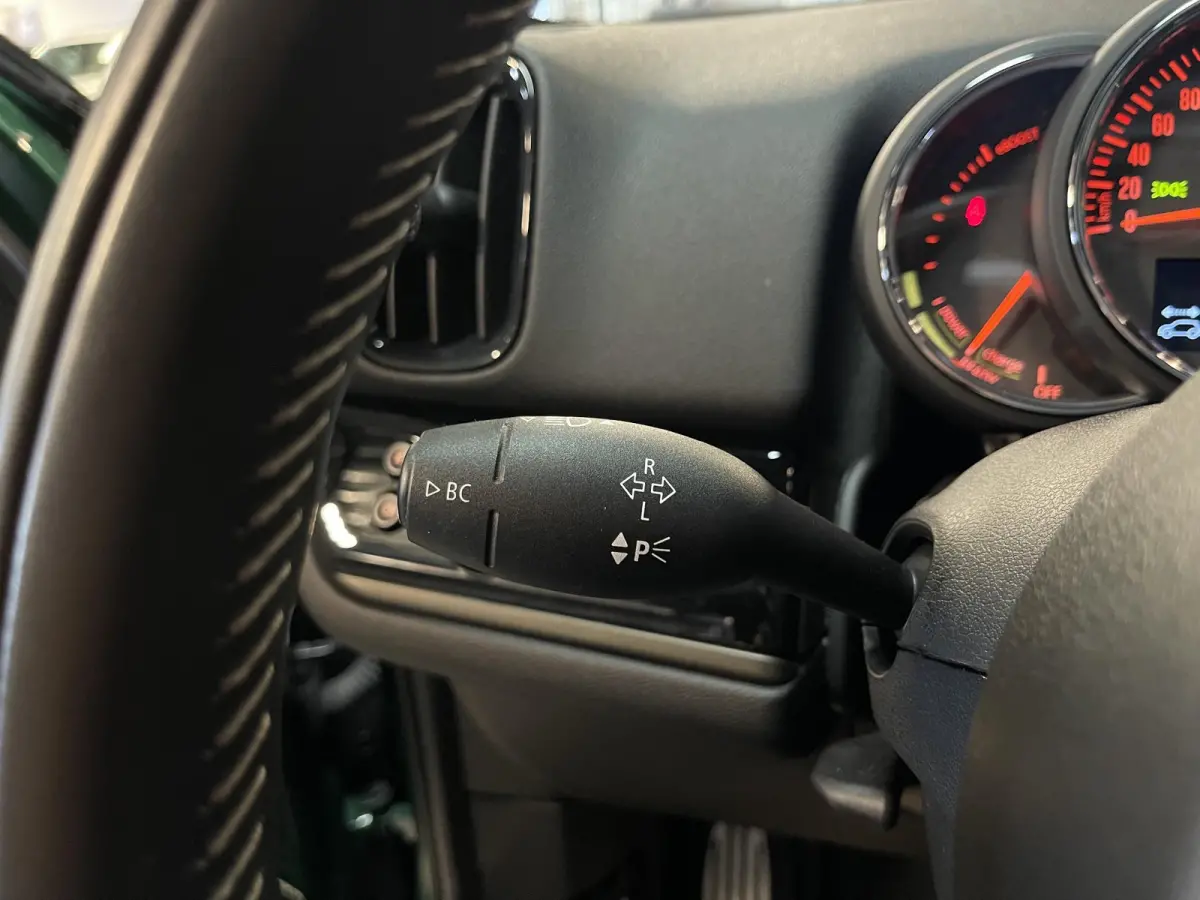 1.5 Cooper ALL4 Salt John Cooper Works 19"/Panoramadak/JCW sportstoelen + stoelverwarming/Harman Kardon/Keyless/Apple Carplay & Android Auto/Camera