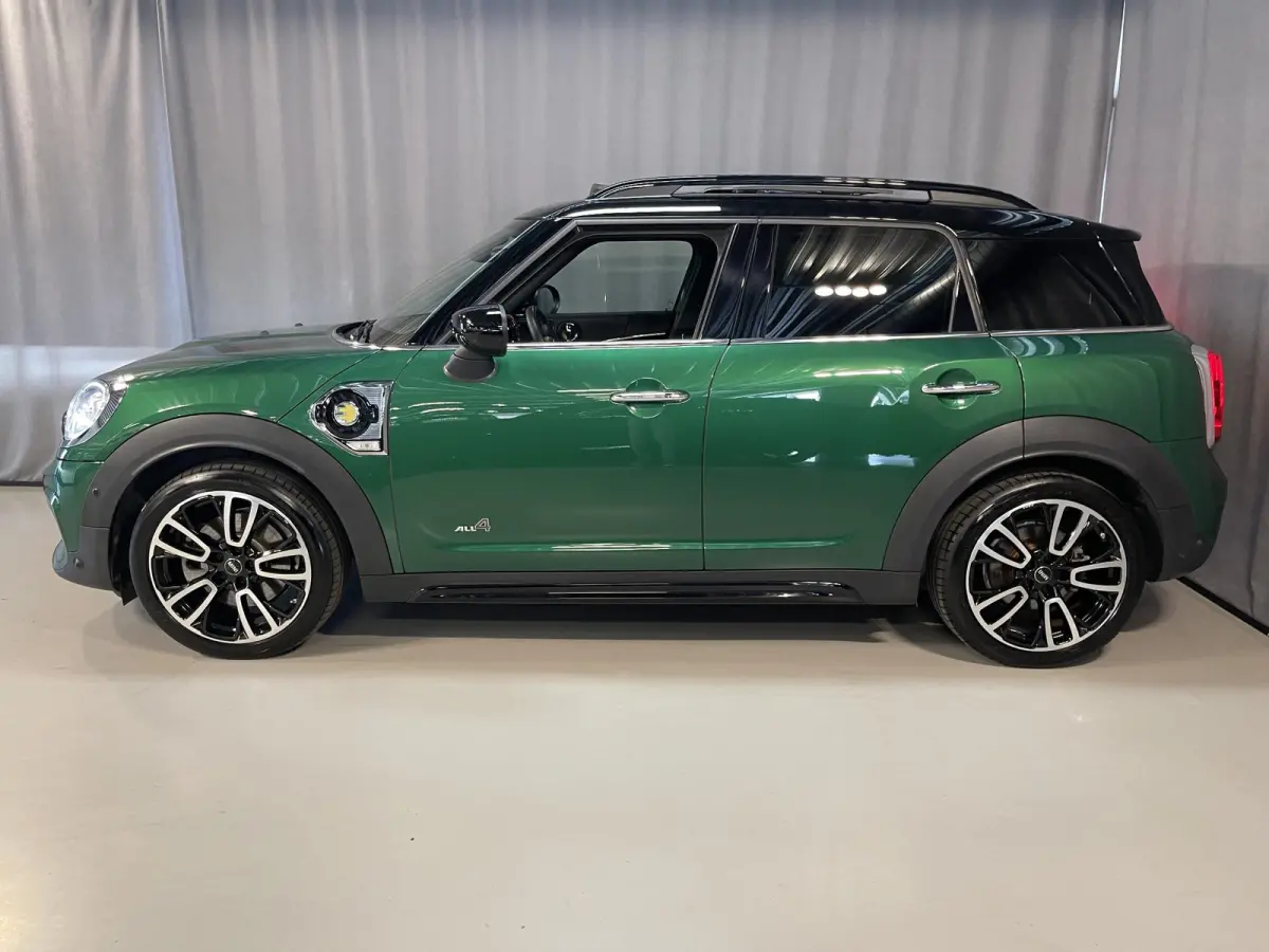 1.5 Cooper ALL4 Salt John Cooper Works 19"/Panoramadak/JCW sportstoelen + stoelverwarming/Harman Kardon/Keyless/Apple Carplay & Android Auto/Camera