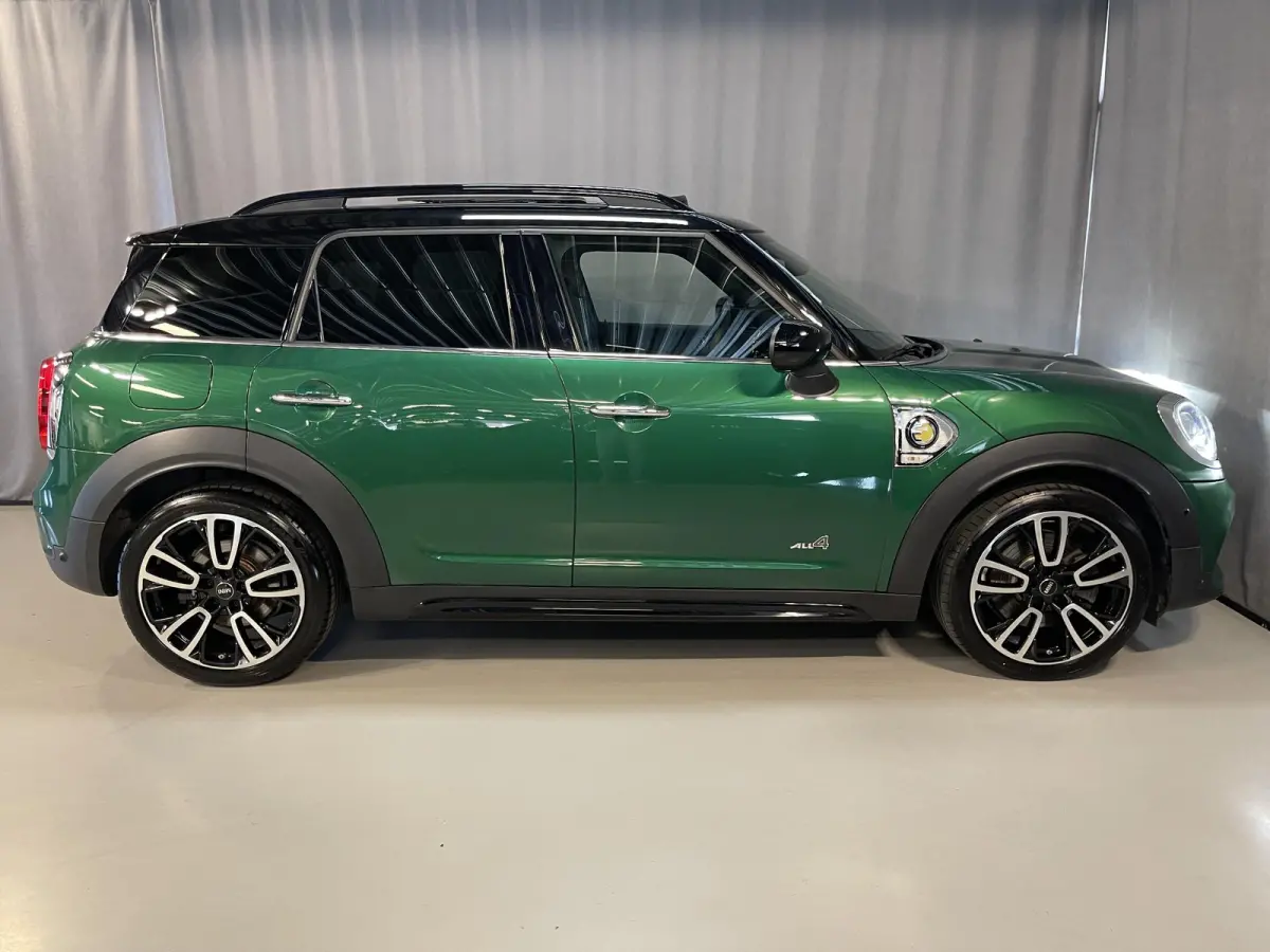 1.5 Cooper ALL4 Salt John Cooper Works 19"/Panoramadak/JCW sportstoelen + stoelverwarming/Harman Kardon/Keyless/Apple Carplay & Android Auto/Camera