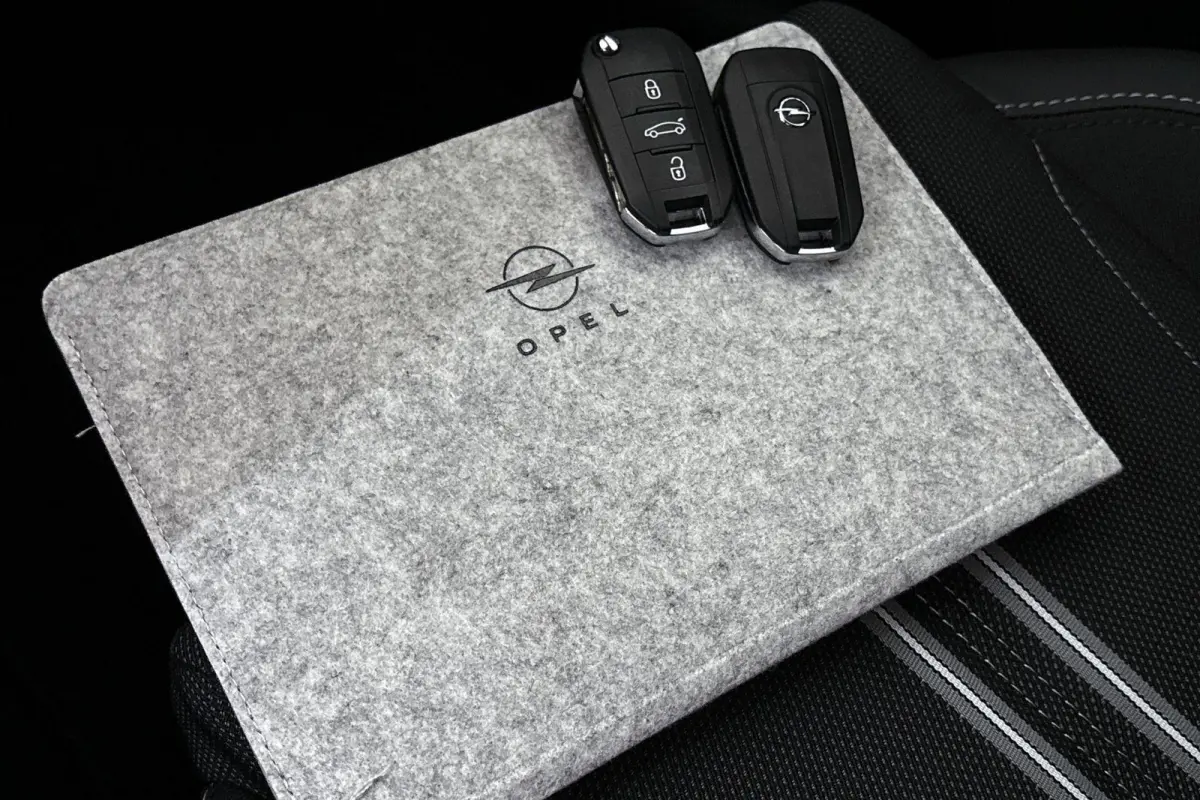 1.2 Turbo Hybrid Yes Automaat 1e Eigenaar 7 JAAR GARANTIE Apple CarPlay 17" NL Auto