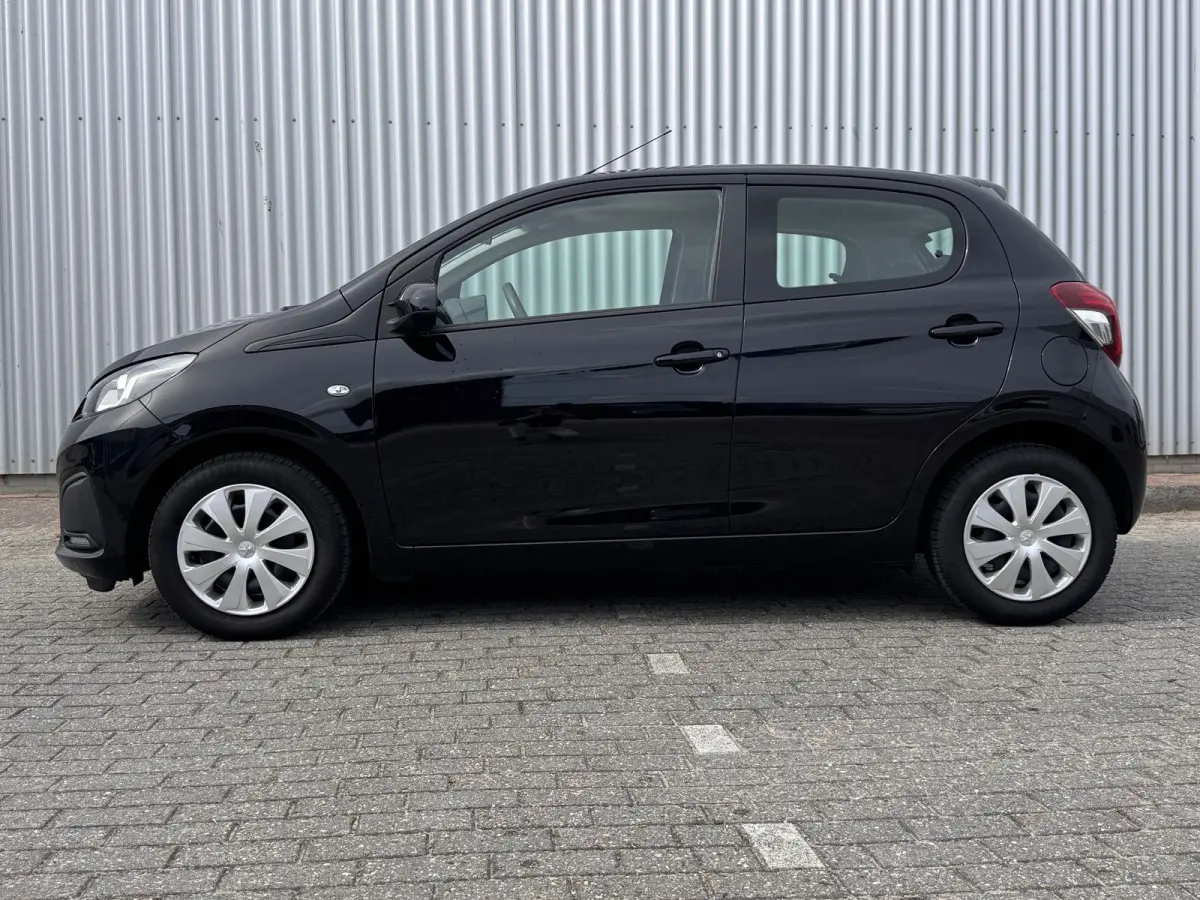 1.0 e-VTi Active | Airco | Bluetooth | DAB | Elektrische Ramen | | Achterbank in delen neerklapbaar | Alarm klasse 1(startblokkering) | Anti Blokkeer Systeem