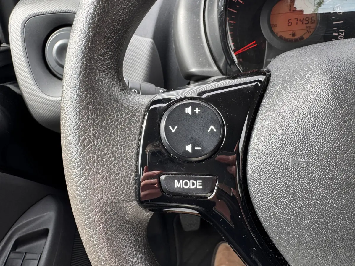 1.0 e-VTi Active | Airco | Bluetooth | DAB | Elektrische Ramen | | Achterbank in delen neerklapbaar | Alarm klasse 1(startblokkering) | Anti Blokkeer Systeem