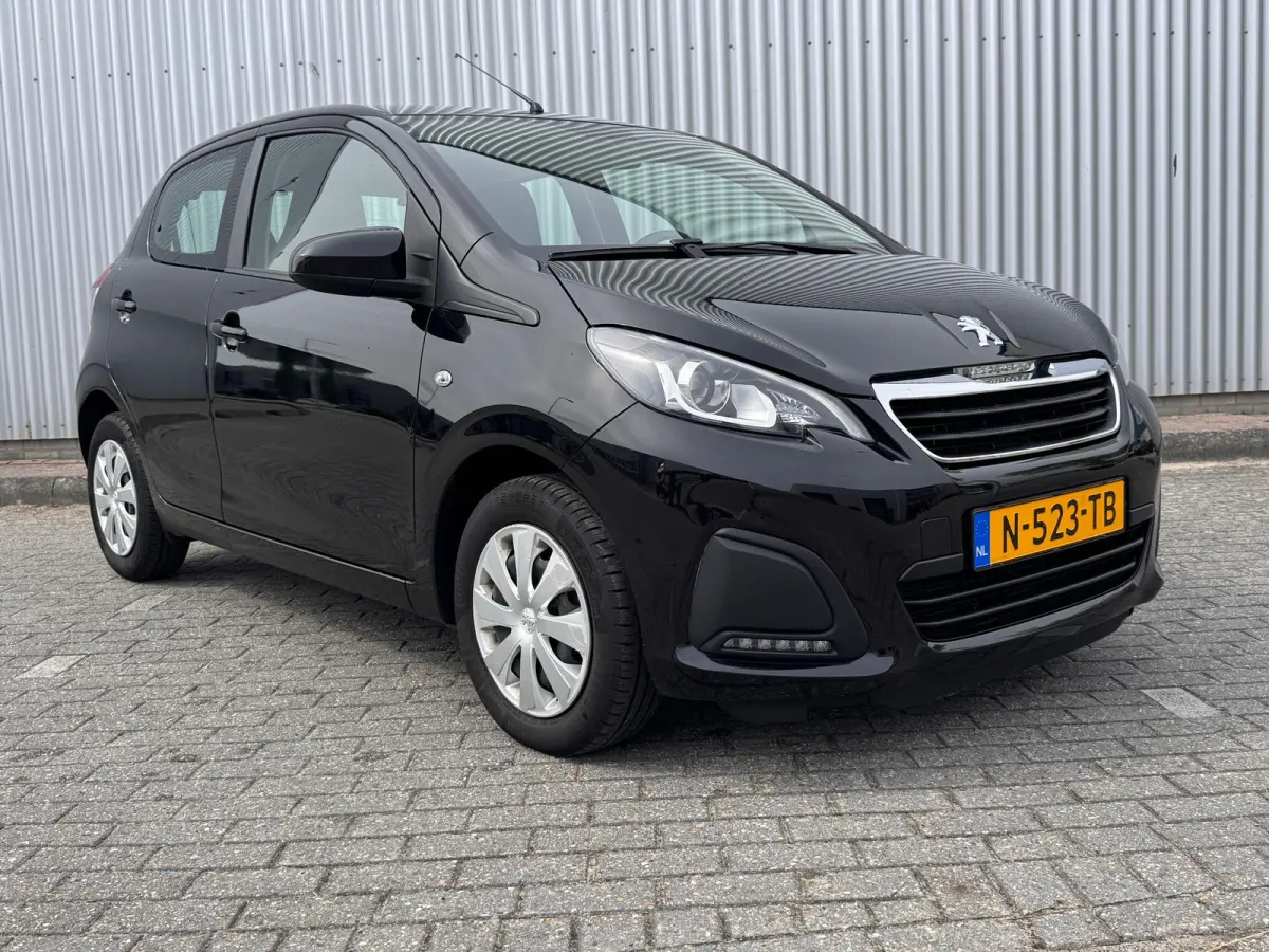 1.0 e-VTi Active | Airco | Bluetooth | DAB | Elektrische Ramen | | Achterbank in delen neerklapbaar | Alarm klasse 1(startblokkering) | Anti Blokkeer Systeem