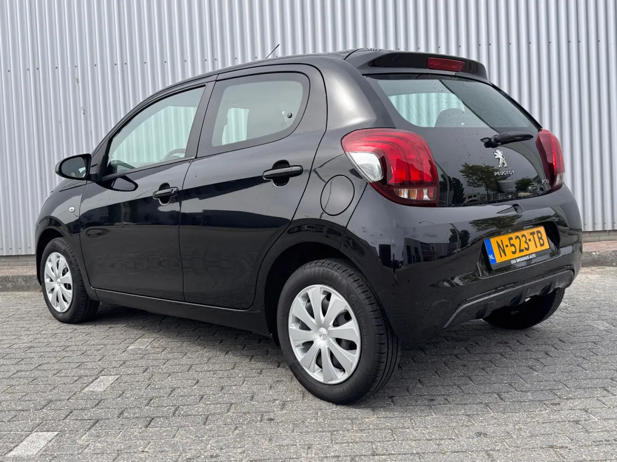 1.0 e-VTi Active | Airco | Bluetooth | DAB | Elektrische Ramen | | Achterbank in delen neerklapbaar | Alarm klasse 1(startblokkering) | Anti Blokkeer Systeem