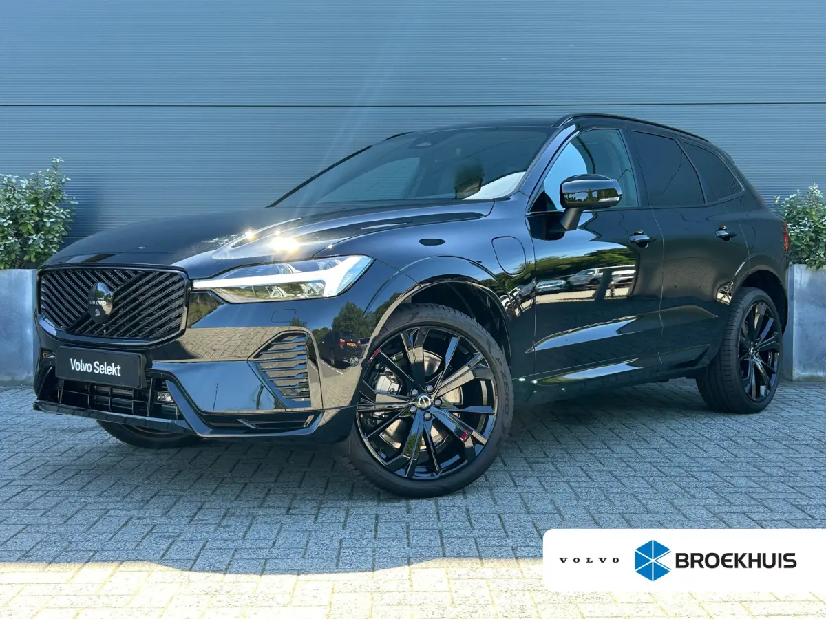 T6 Plus Black Edition Recharge Plug-In Hybrid AWD | H&K | HUD | Pano | Trekhaak | Nappa leder | Stoelventilatie | 360 camera |
