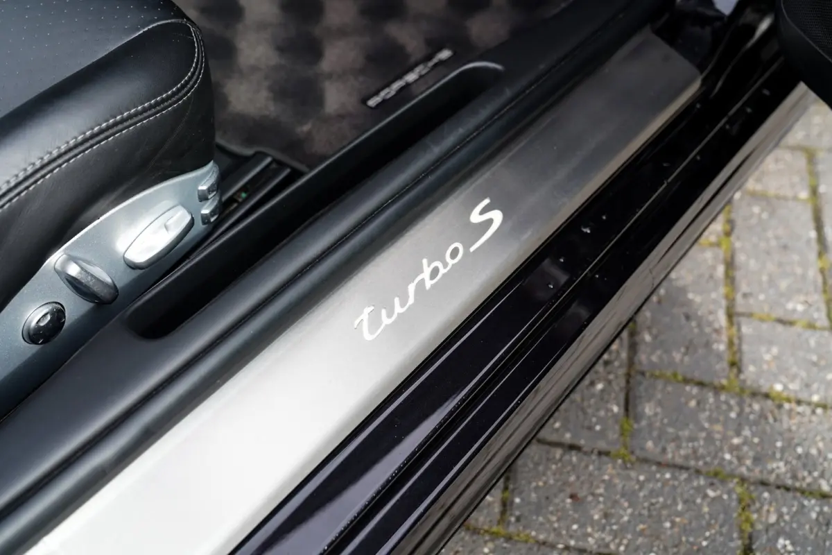 3.8 Turbo S 997-2 | Keramisch | Carbon | incl Hardtop | Akrapovic | Bose Surround Sound System | Centerlocks |