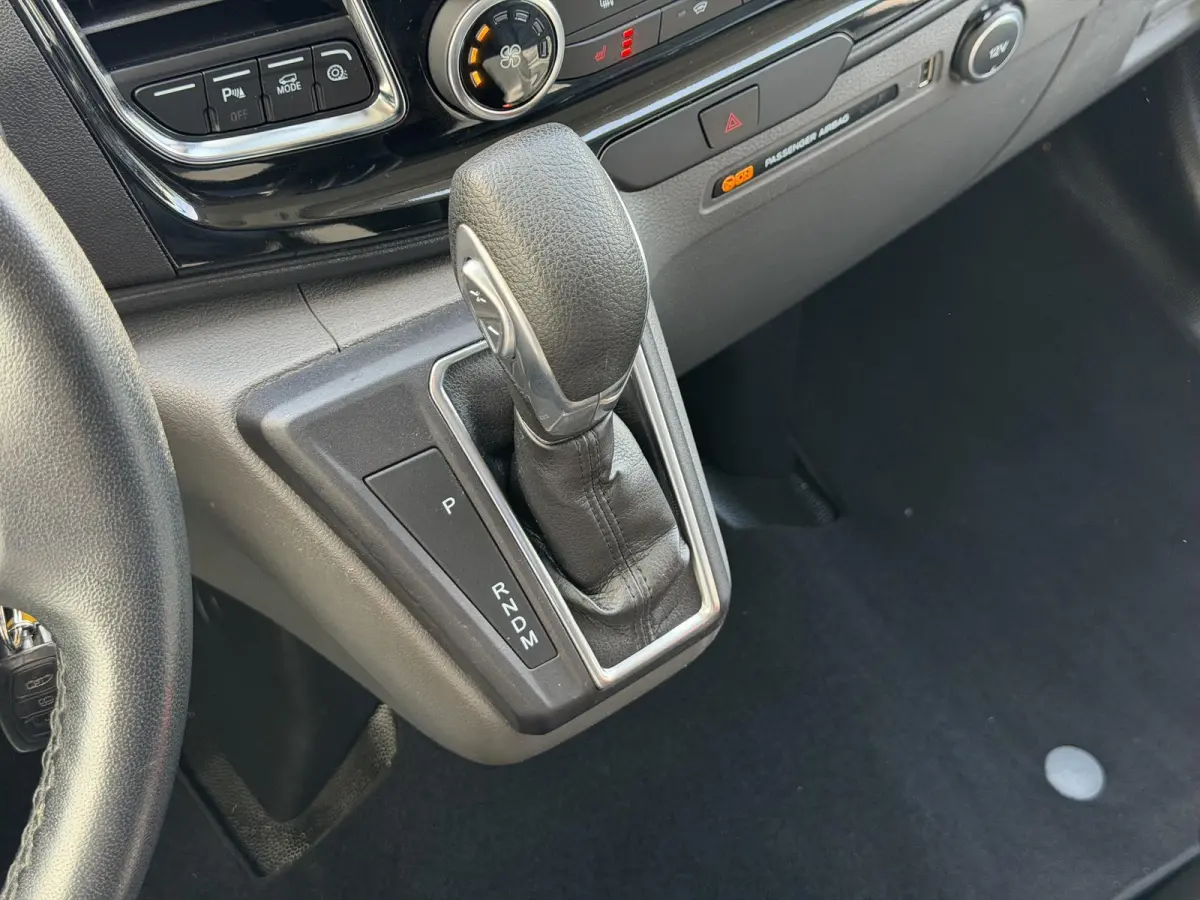 320 2.0 TDCI L2H1 DC*PLATINUM*AUTOM.*2XSCHUIF*HAAK