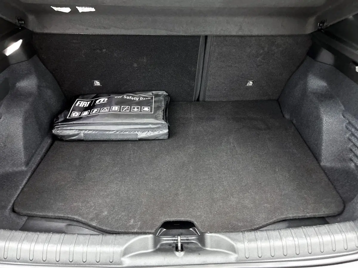 Urban 110pk Hybrid Automaat | Navigatie | Camera achter | Stoelverwarming | Cruise control | Apple Carplay en Android auto