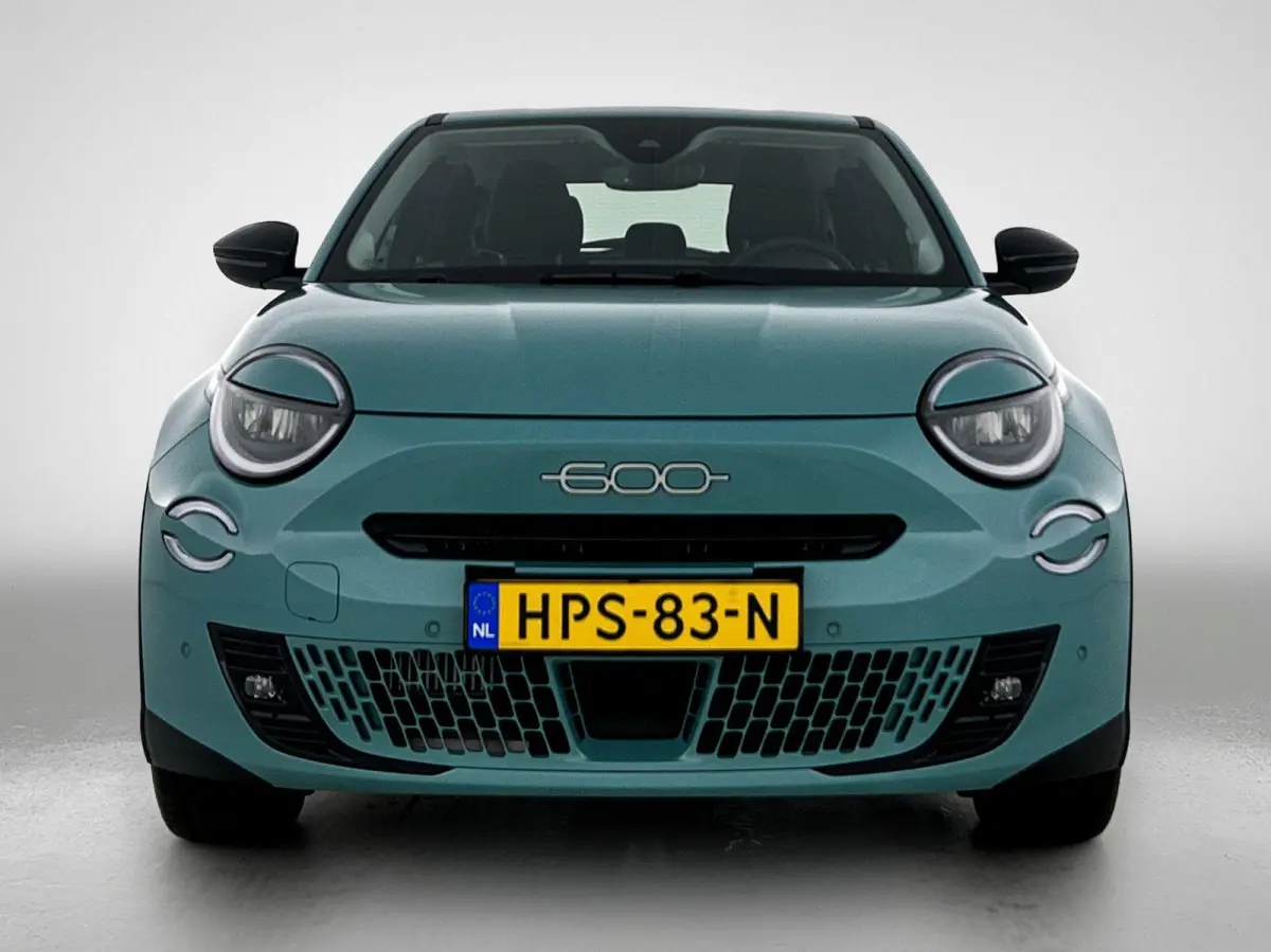 Urban 110pk Hybrid Automaat | Navigatie | Camera achter | Stoelverwarming | Cruise control | Apple Carplay en Android auto