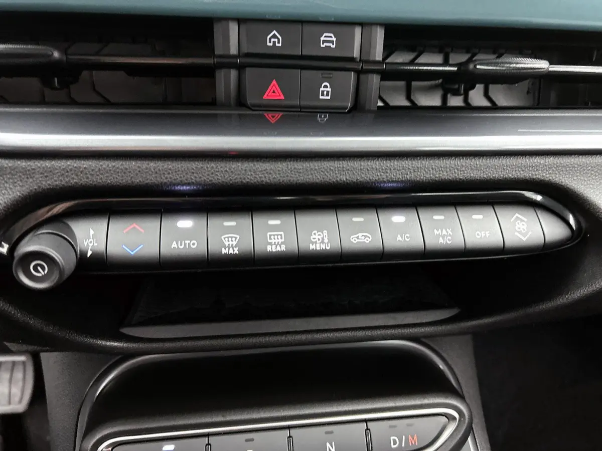Urban 110pk Hybrid Automaat | Navigatie | Camera achter | Stoelverwarming | Cruise control | Apple Carplay en Android auto