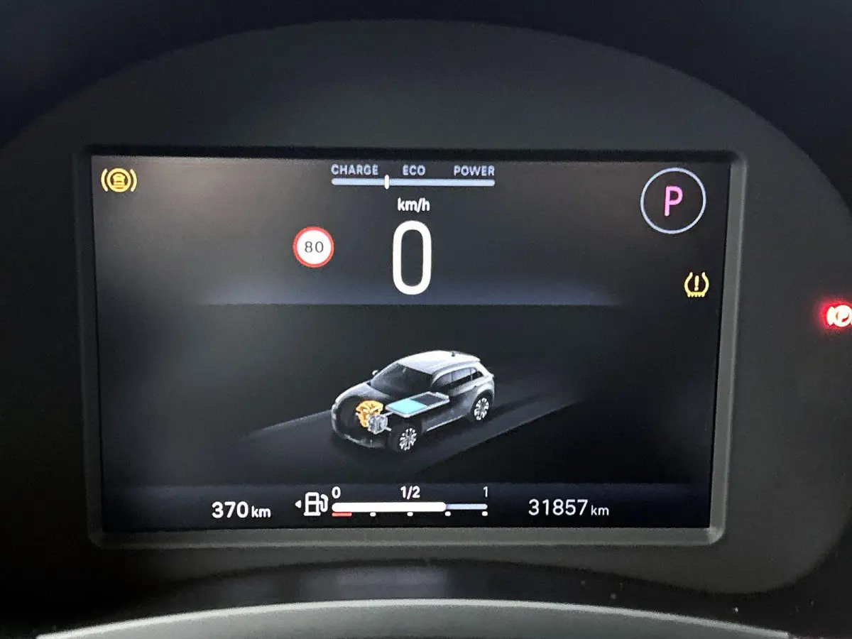 Urban 110pk Hybrid Automaat | Navigatie | Camera achter | Stoelverwarming | Cruise control | Apple Carplay en Android auto