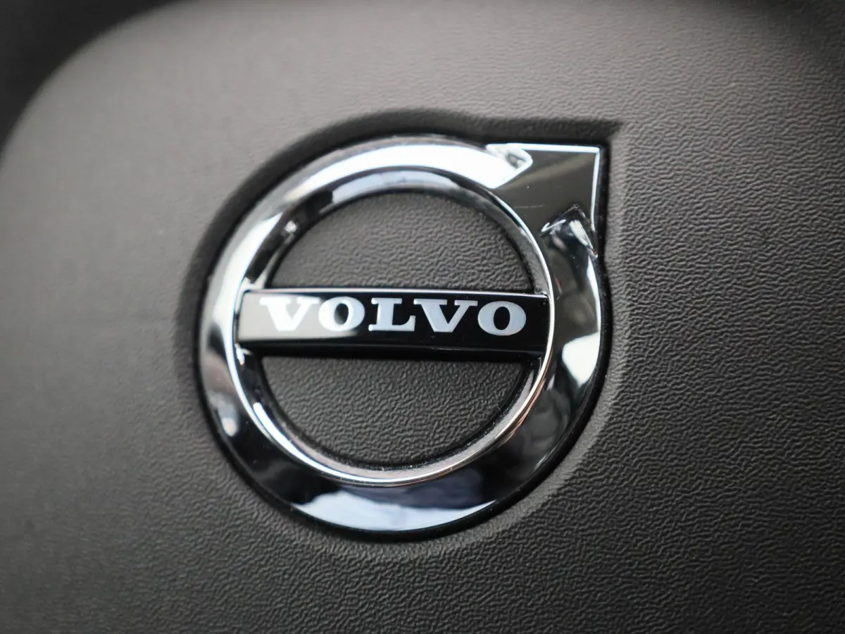 T8 PHEV Plus Bright Aut. AUTOMAAT | LEDER | SPORTSTOELEN | VIRTUEEL | NAVIGATIE | CAMERA | LMV | DAB | MEMORY | ELEKTRISCHE STOEL | VOOR EN ACHTER STOELVERWARMING | 12 MAANDEN BOVAG GARANTIE