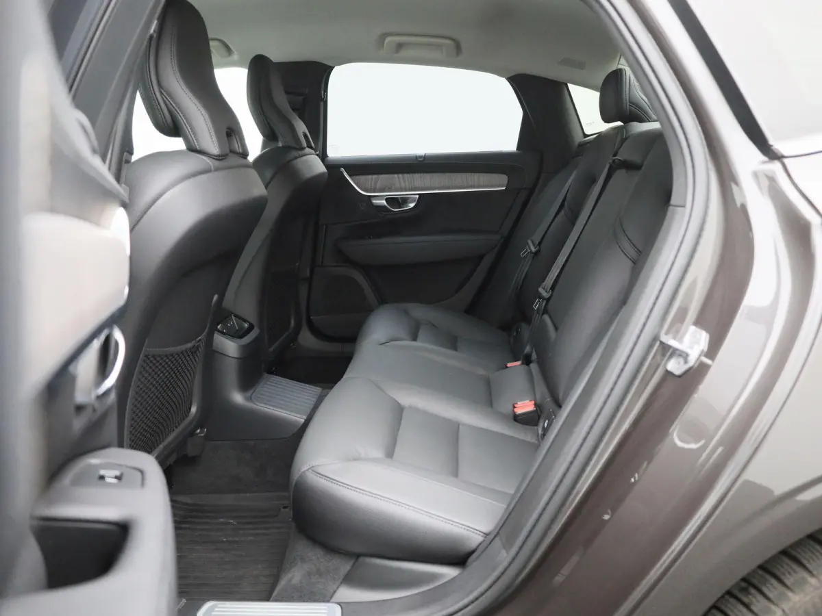 T8 PHEV Plus Bright Aut. AUTOMAAT | LEDER | SPORTSTOELEN | VIRTUEEL | NAVIGATIE | CAMERA | LMV | DAB | MEMORY | ELEKTRISCHE STOEL | VOOR EN ACHTER STOELVERWARMING | 12 MAANDEN BOVAG GARANTIE