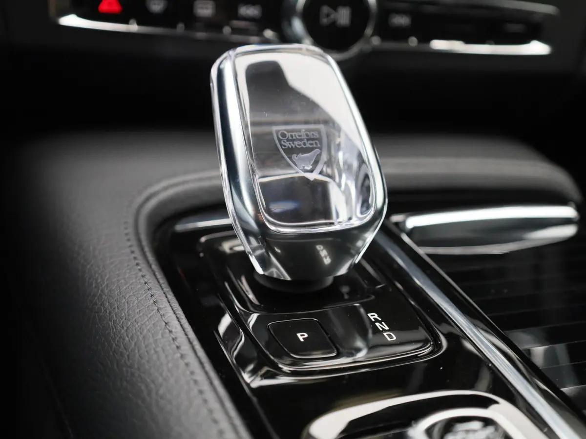 T8 PHEV Plus Bright Aut. AUTOMAAT | LEDER | SPORTSTOELEN | VIRTUEEL | NAVIGATIE | CAMERA | LMV | DAB | MEMORY | ELEKTRISCHE STOEL | VOOR EN ACHTER STOELVERWARMING | 12 MAANDEN BOVAG GARANTIE