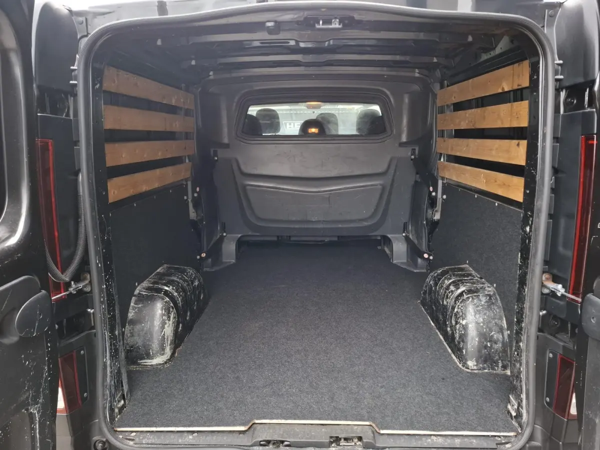 1.6 dCi T29 L2H1 DC Comfort DUBBEL CABINE / CRUISE CONTROLE / DEALER ONDERHOUDEN / NAVI
