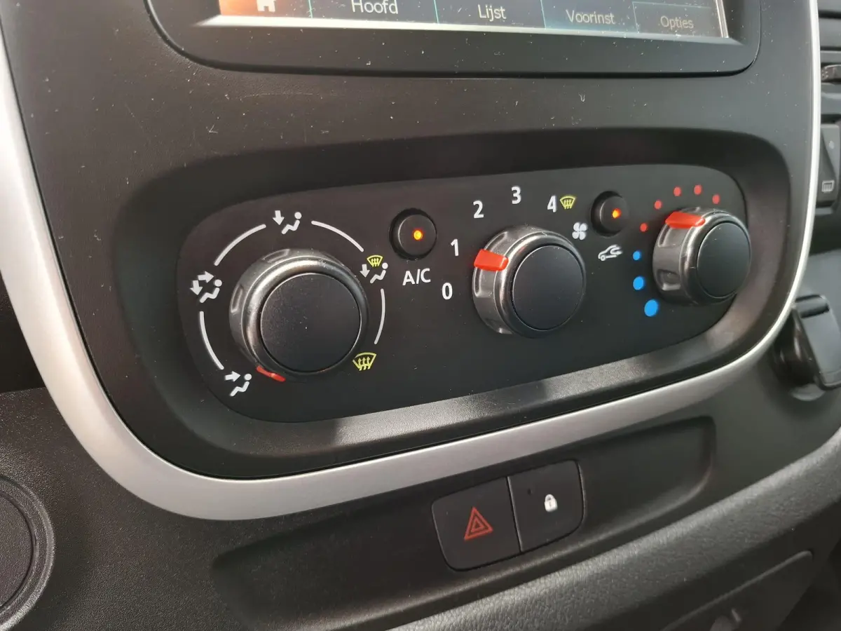 1.6 dCi T29 L2H1 DC Comfort DUBBEL CABINE / CRUISE CONTROLE / DEALER ONDERHOUDEN / NAVI