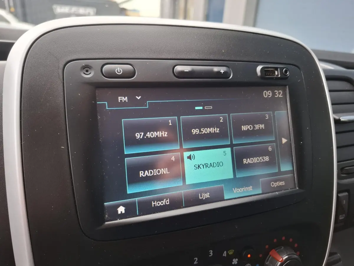 1.6 dCi T29 L2H1 DC Comfort DUBBEL CABINE / CRUISE CONTROLE / DEALER ONDERHOUDEN / NAVI
