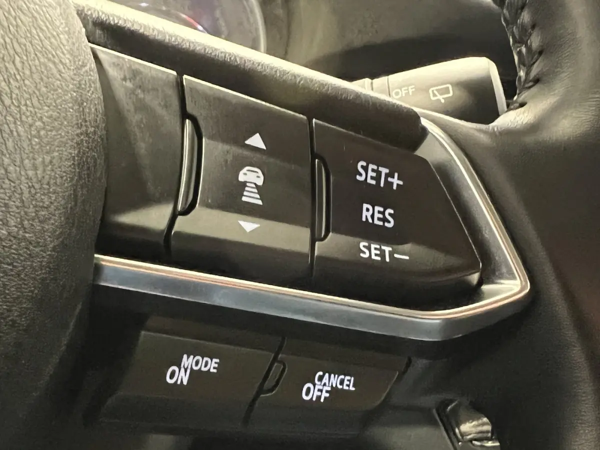 2.0 SkyActiv-G 145 Essence | Navigatie | PDC Voor + Achter | Adaptive Cruise Control | Airco |