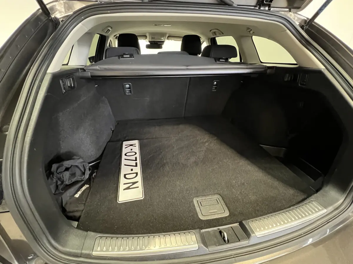2.0 SkyActiv-G 145 Essence | Navigatie | PDC Voor + Achter | Adaptive Cruise Control | Airco |