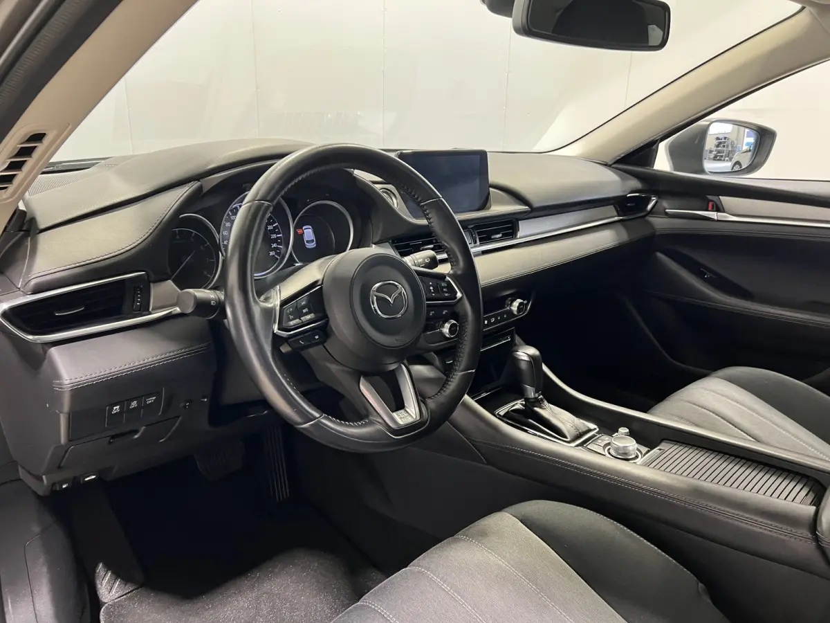 2.0 SkyActiv-G 145 Essence | Navigatie | PDC Voor + Achter | Adaptive Cruise Control | Airco |