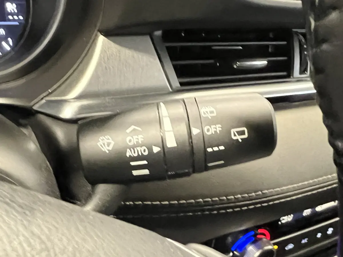 2.0 SkyActiv-G 145 Essence | Navigatie | PDC Voor + Achter | Adaptive Cruise Control | Airco |