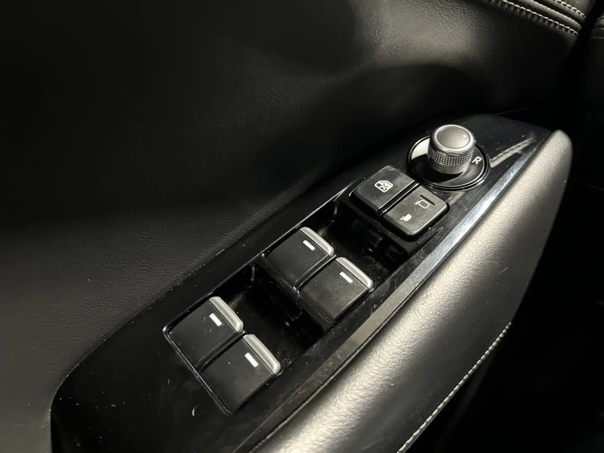 2.0 SkyActiv-G 145 Essence | Navigatie | PDC Voor + Achter | Adaptive Cruise Control | Airco |