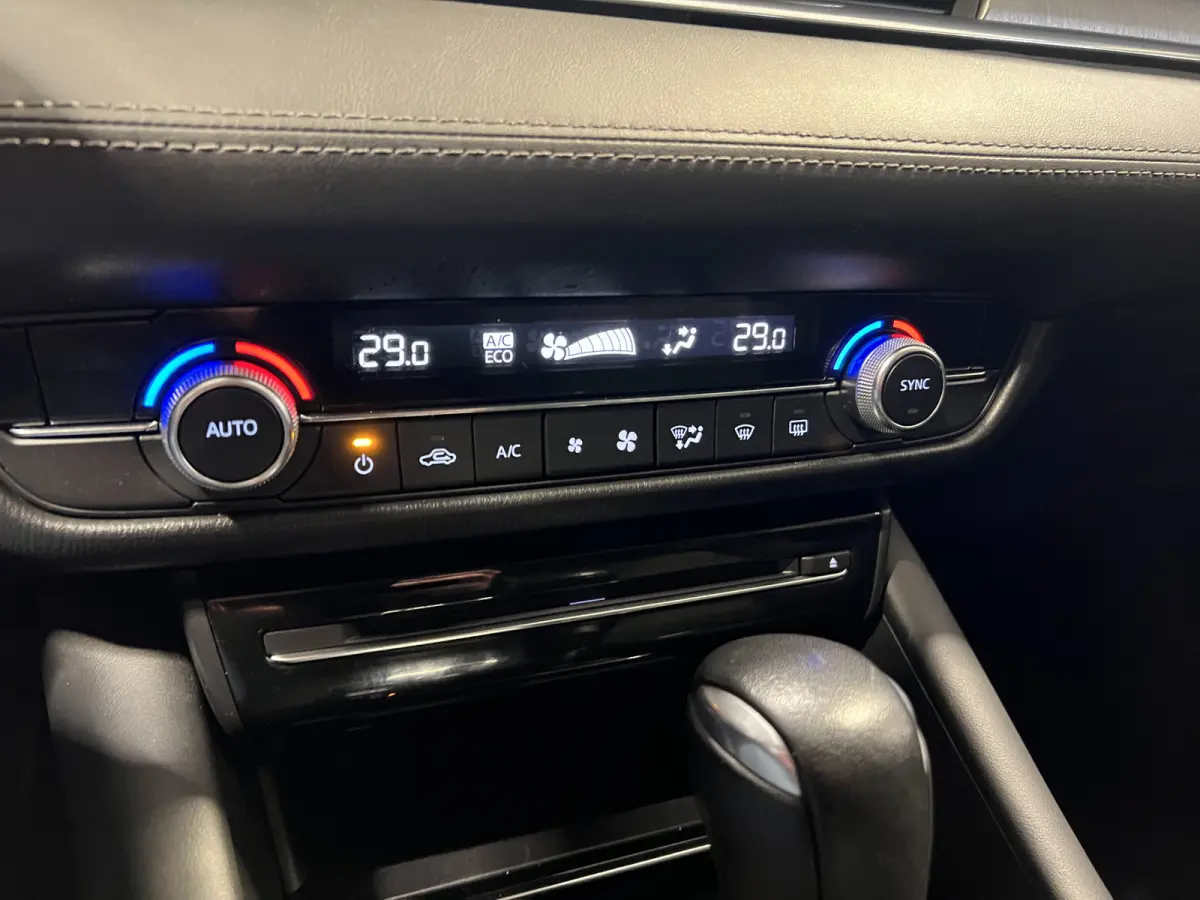 2.0 SkyActiv-G 145 Essence | Navigatie | PDC Voor + Achter | Adaptive Cruise Control | Airco |