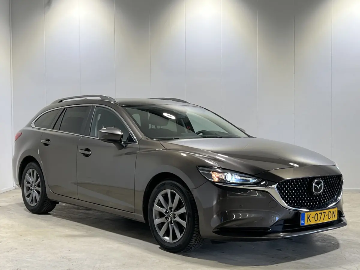 2.0 SkyActiv-G 145 Essence | Navigatie | PDC Voor + Achter | Adaptive Cruise Control | Airco |